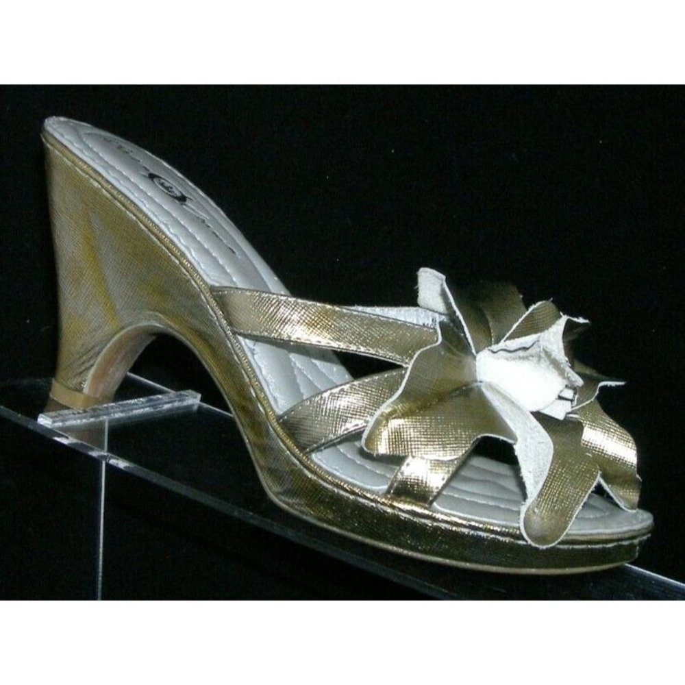 Born Crown gold patent leather textured floral slide mule heels 6 EU 36.5